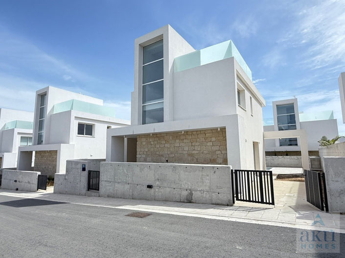 Image No.1-3 Bed Villa for sale