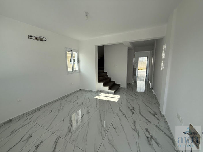Image No.1-2 Bed Townhouse for sale