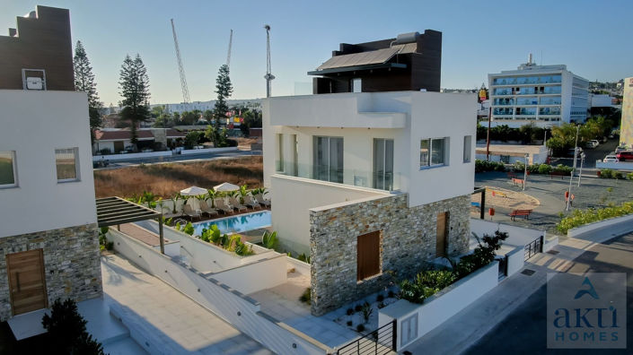 Image No.2-4 Bed Villa for sale