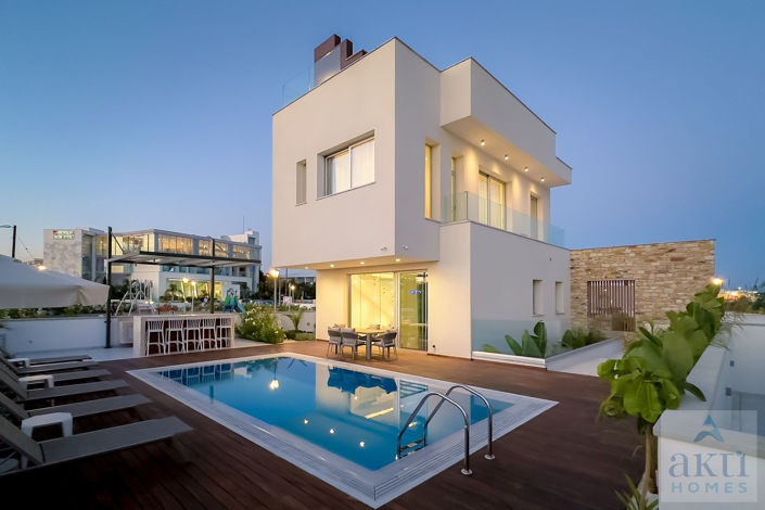 Image No.3-4 Bed Villa for sale