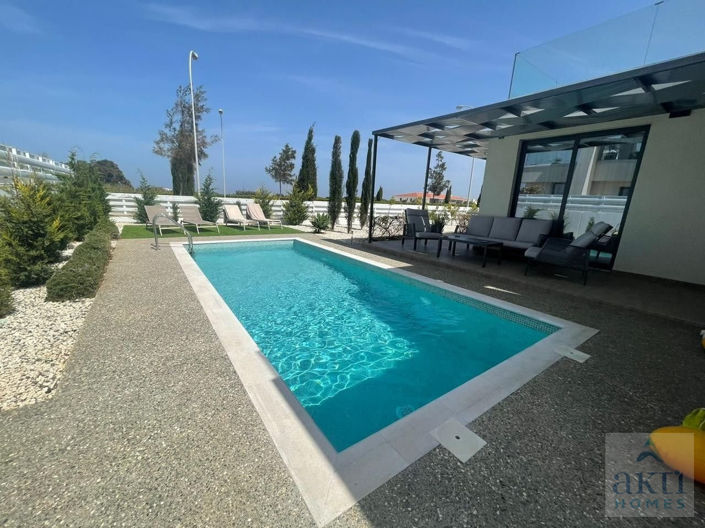 Image No.1-3 Bed Villa for sale