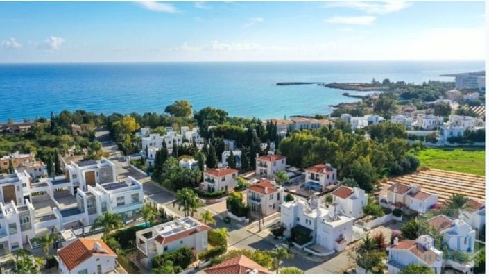 Image No.1-2 Bed Villa for sale