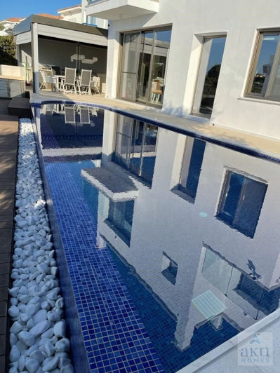 Image No.28-5 Bed Villa for sale