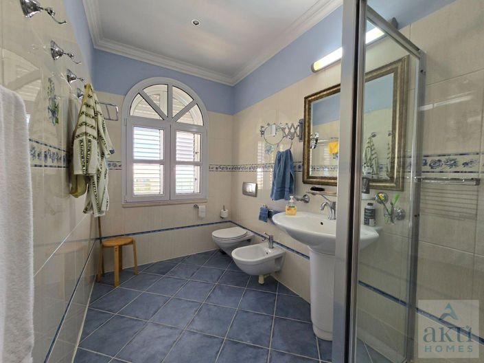 Image No.18-4 Bed Villa for sale