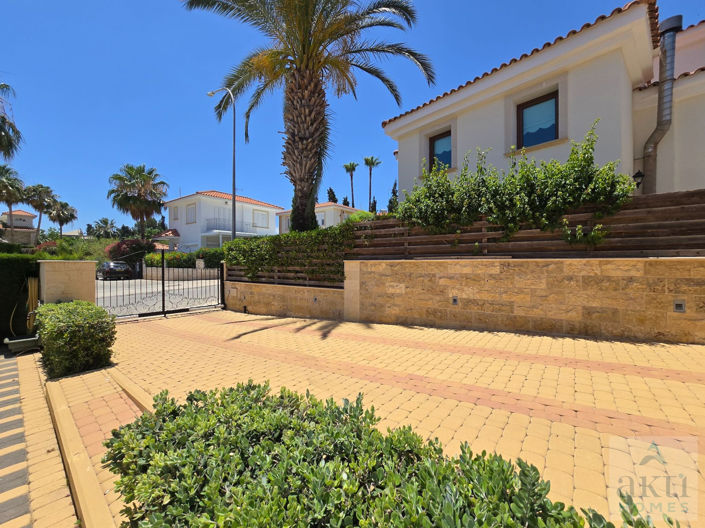 Image No.32-4 Bed Villa for sale