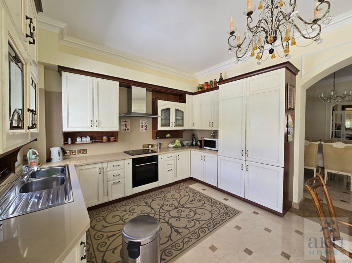 Image No.9-4 Bed Villa for sale