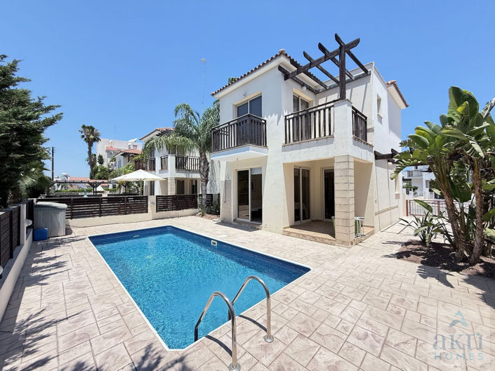 Image No.1-2 Bed Villa for sale
