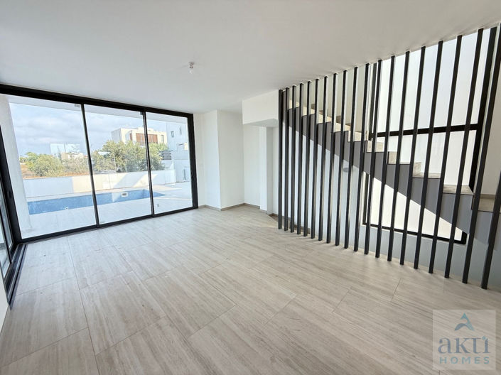 Image No.10-5 Bed Villa for sale