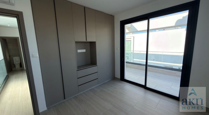 Image No.8-5 Bed Villa for sale