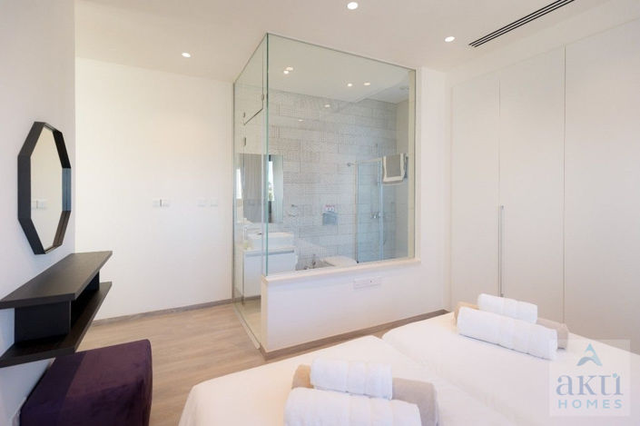 Image No.10-3 Bed Villa for sale