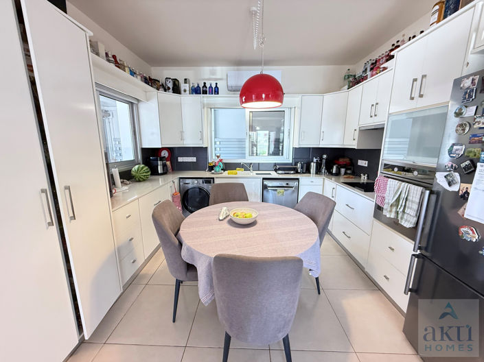 Image No.12-4 Bed Villa for sale