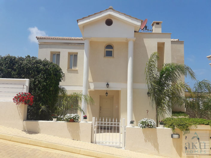 Image No.17-3 Bed Villa for sale