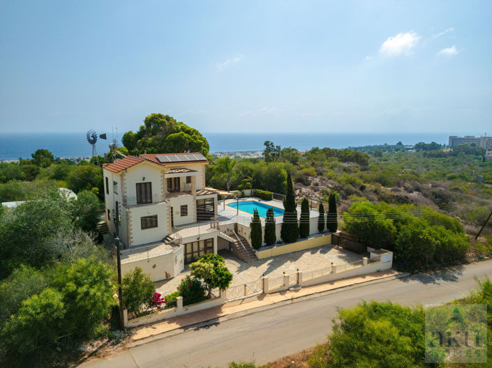 Image No.1-4 Bed Villa for sale
