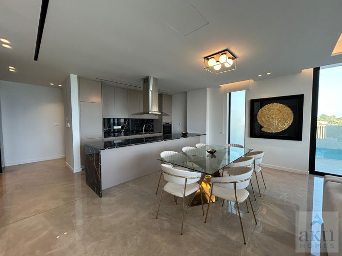 Image No.4-4 Bed Villa for sale