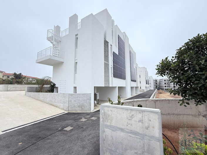 Image No.17-2 Bed Apartment for sale