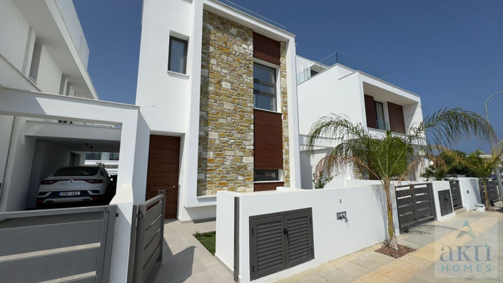 Image No.18-4 Bed Villa for sale