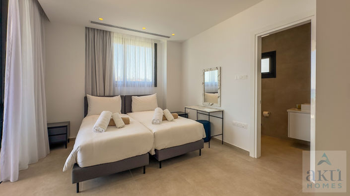 Image No.14-4 Bed Villa for sale