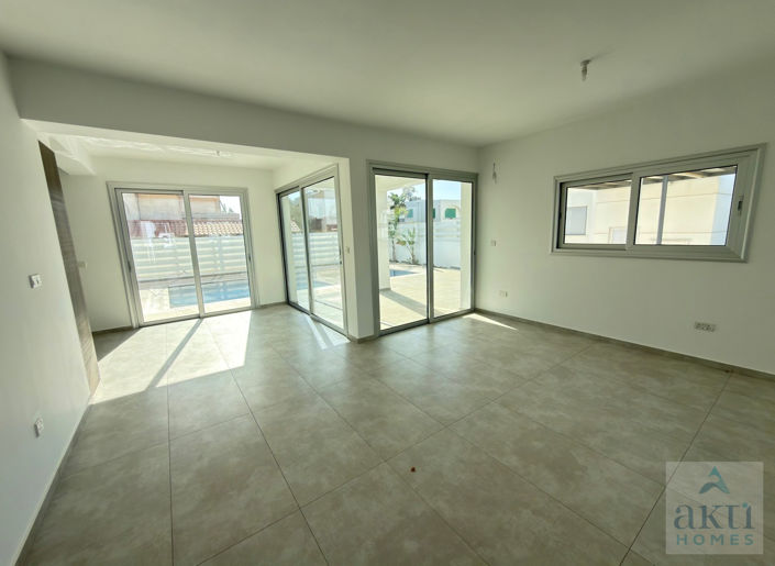 Image No.4-4 Bed Villa for sale