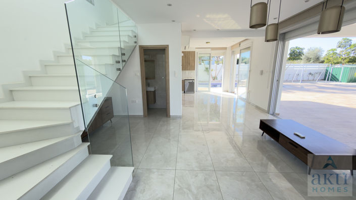 Image No.10-3 Bed Villa for sale