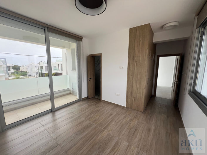 Image No.11-3 Bed Villa for sale