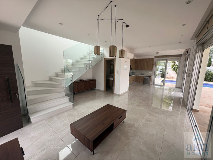 Image No.2-3 Bed Villa for sale