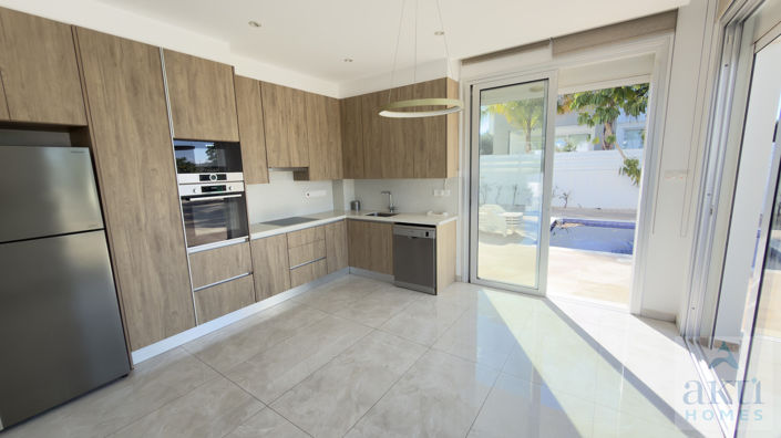 Image No.6-3 Bed Villa for sale