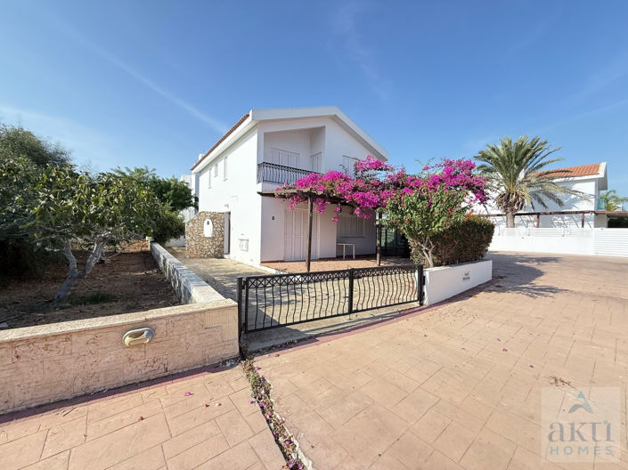 Image No.28-3 Bed Villa for sale