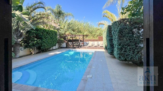 Image No.17-5 Bed Villa for sale