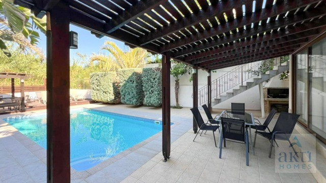 Image No.20-5 Bed Villa for sale