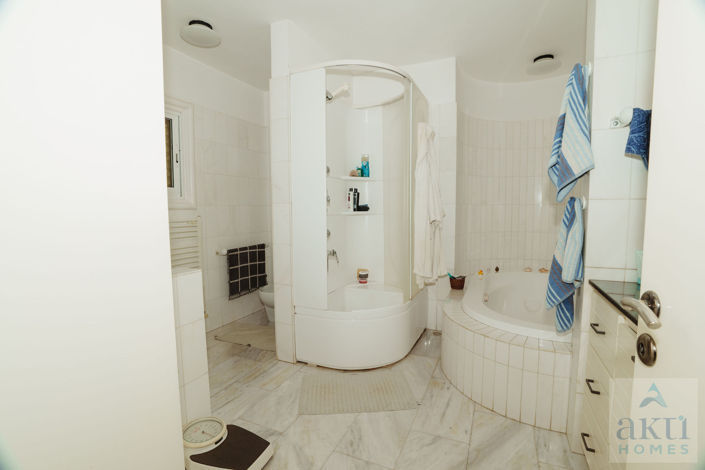 Image No.30-3 Bed Villa for sale