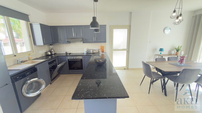 Image No.8-3 Bed Villa for sale