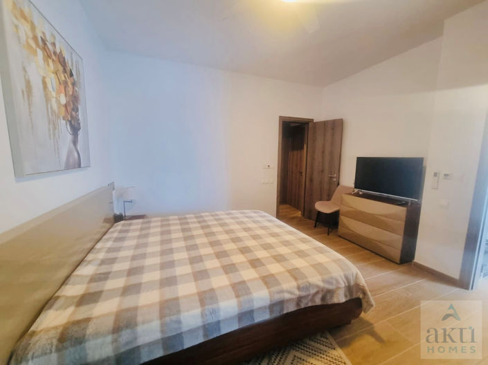 Image No.12-3 Bed House for sale