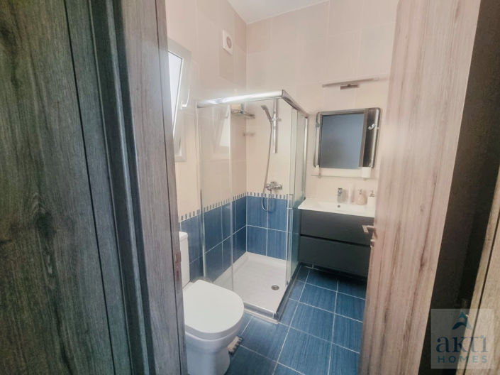 Image No.18-3 Bed House for sale