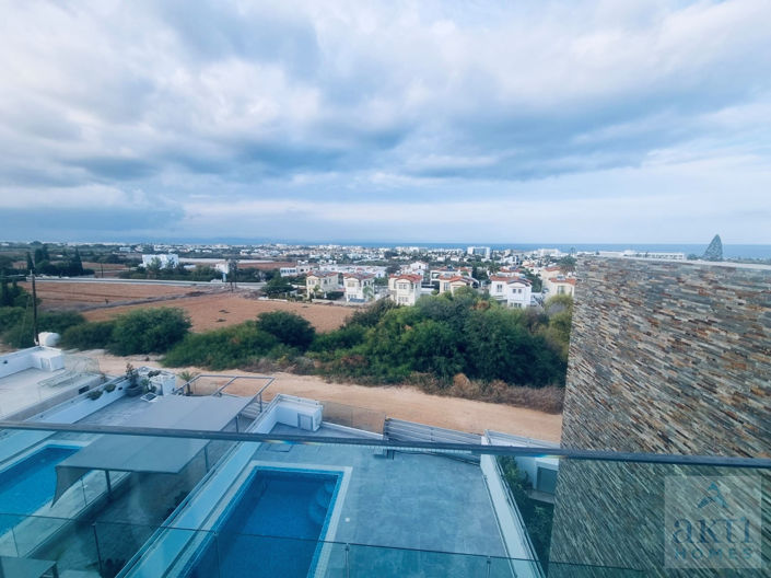 Image No.25-3 Bed House for sale