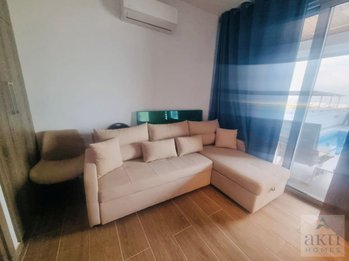 Image No.8-3 Bed House for sale