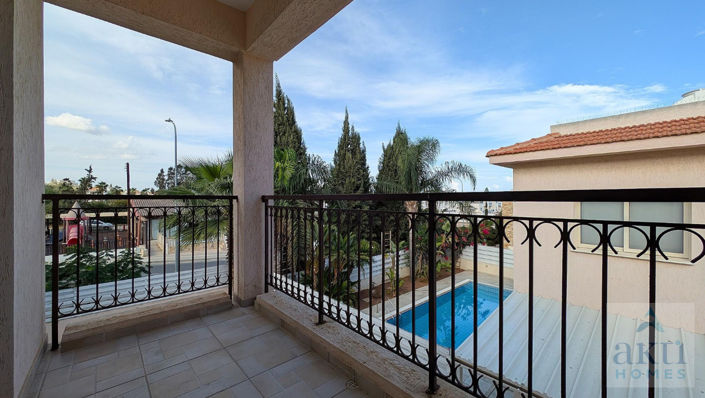 Image No.2-3 Bed Villa for sale