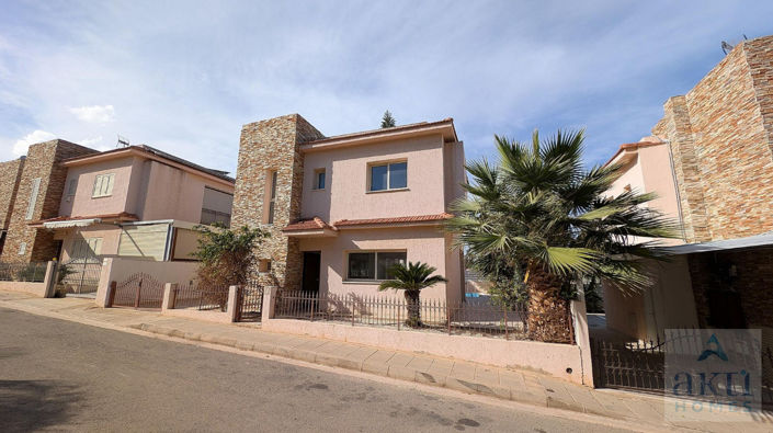 Image No.21-3 Bed Villa for sale