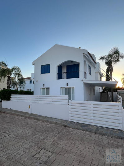 Image No.1-2 Bed Villa for sale