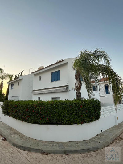 Image No.12-2 Bed Villa for sale