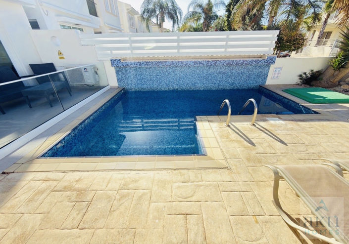 Image No.17-2 Bed Villa for sale