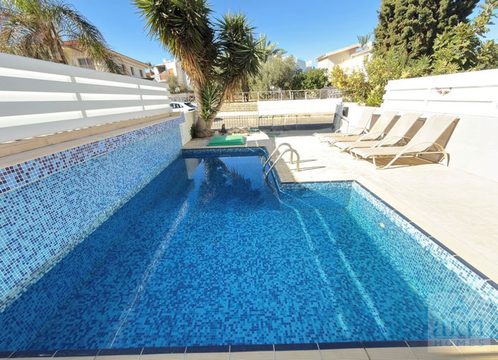 Image No.19-2 Bed Villa for sale