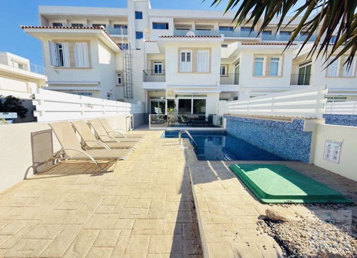 Image No.20-2 Bed Villa for sale