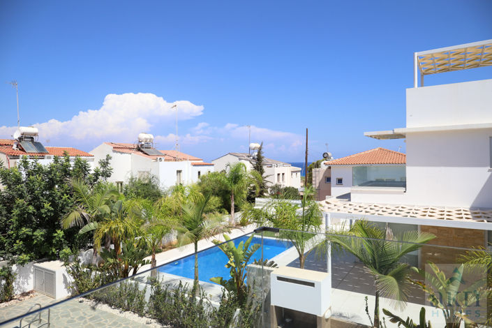 Image No.2-4 Bed Villa for sale