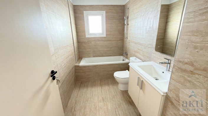 Image No.9-3 Bed Apartment for sale