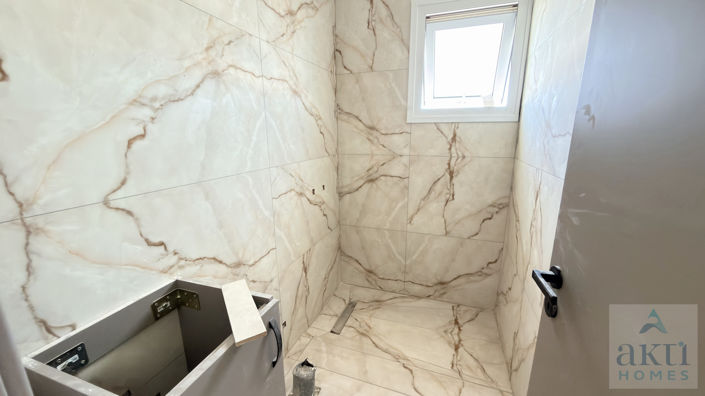 Image No.14-3 Bed Apartment for sale