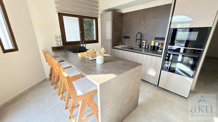 Image No.4-Villa de 5 chambres à vendre à Kapparis