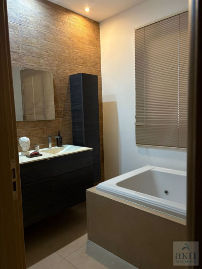 Image No.14-4 Bed Bungalow for sale