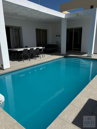 Image No.2-4 Bed Bungalow for sale