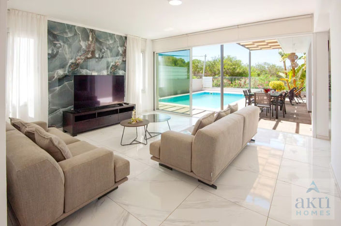 Image No.3-3 Bed Villa for sale