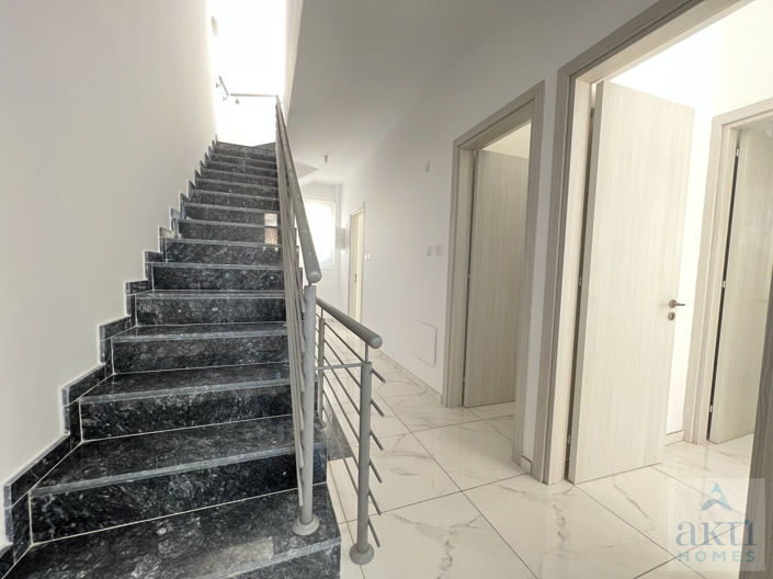 Image No.9-3 Bed Villa for sale